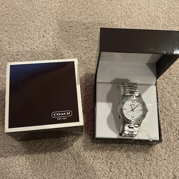 Coach Men's Casual Watch - Picture 2 of 2